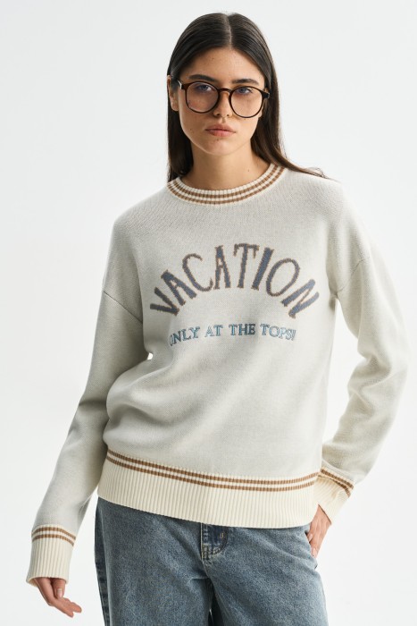 джемпер с надписью из россии вид сбоку