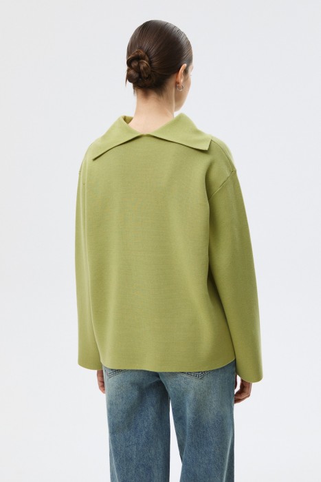 джемпер с отложным воротником по цене 2270 руб вид справа