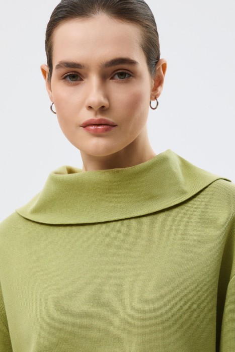 джемпер с отложным воротником из россии вид сбоку