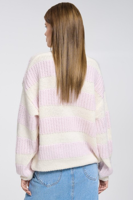 джемпер с пайетками по цене 1780 руб вид справа