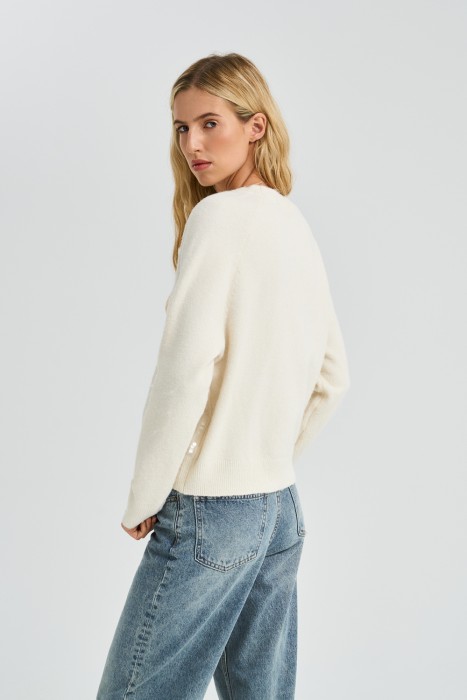 джемпер с пайетками по цене 2140 руб вид справа