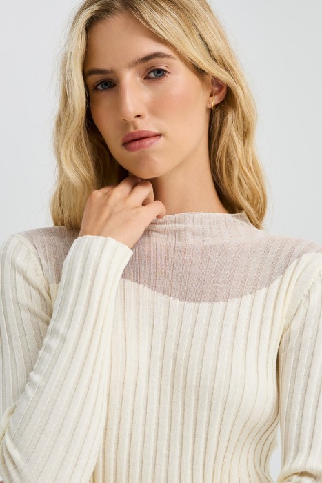 джемпер с полупрозрачной вставкой из россии вид сбоку