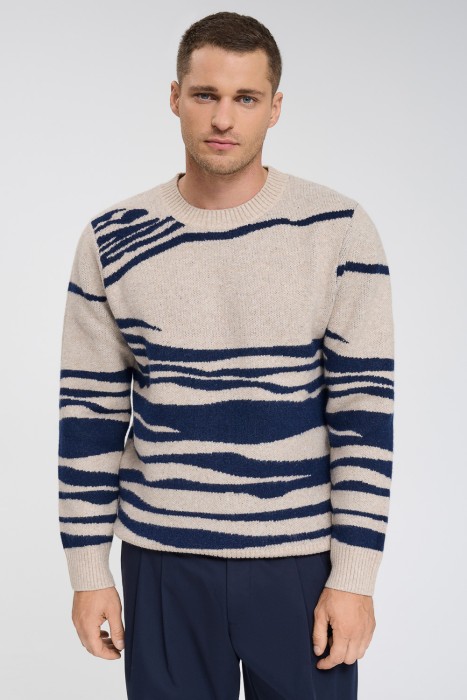 джемпер с рисунком от бренда снежная королева вид слева