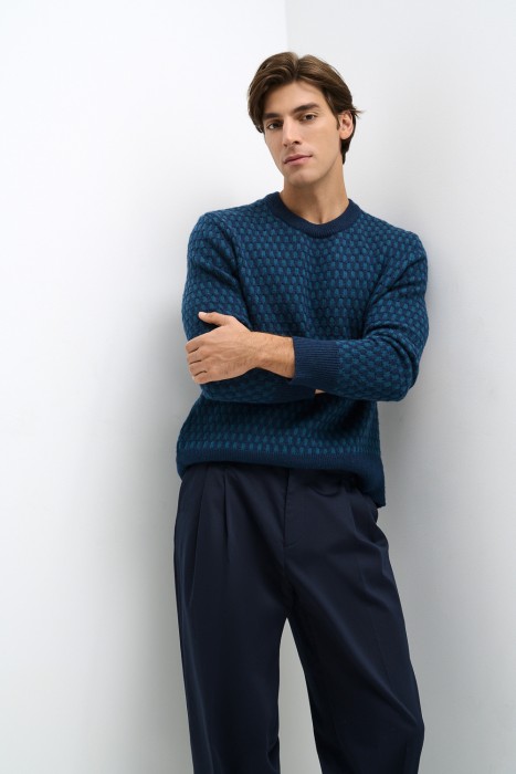 джемпер с рисунком от бренда снежная королева вид слева