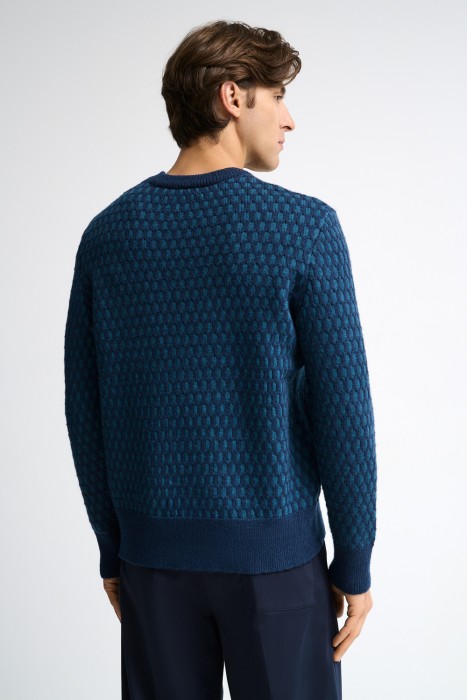 джемпер с рисунком из россии вид сбоку