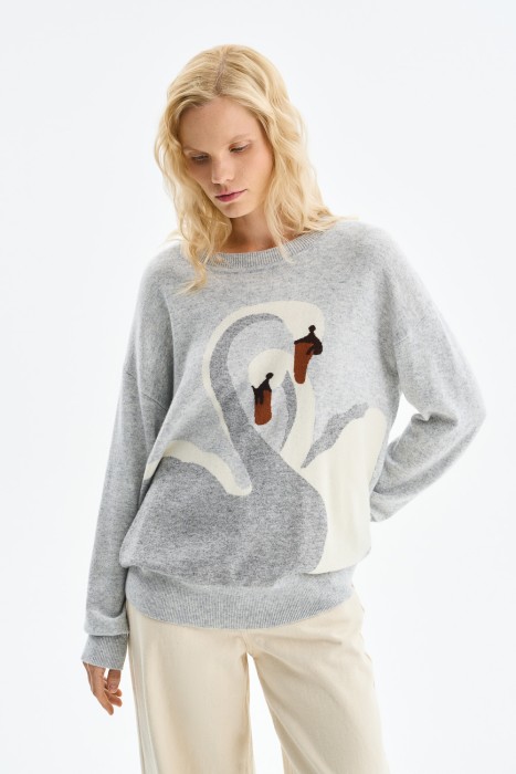 джемпер с рисунком по цене 2800 руб вид справа