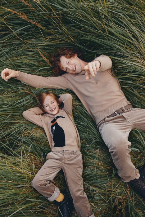 джемпер с вышивкой от бренда снежная королева вид слева