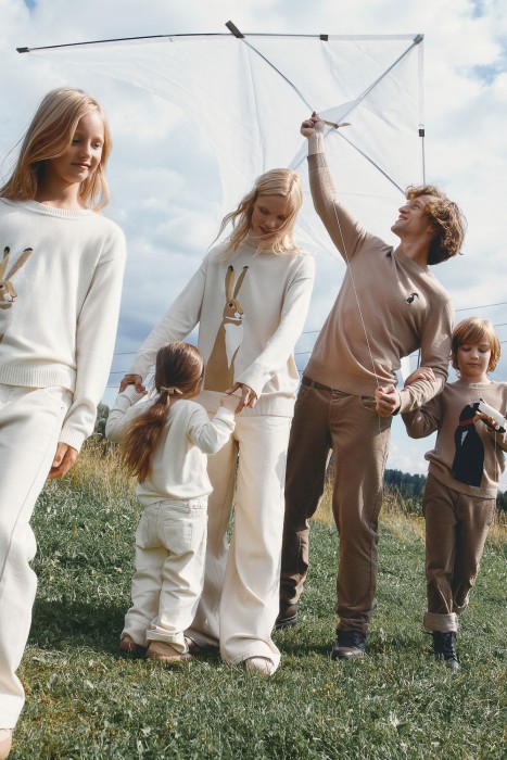 джемпер с вышивкой по цене 1950 руб вид справа