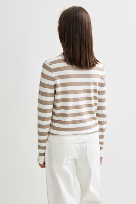 джемпер в полоску по цене 1360 руб вид справа