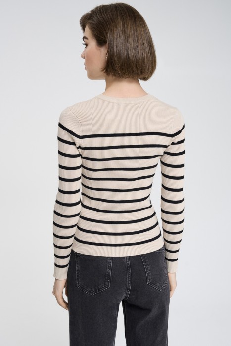 джемпер в полоску по цене 1370 руб вид справа