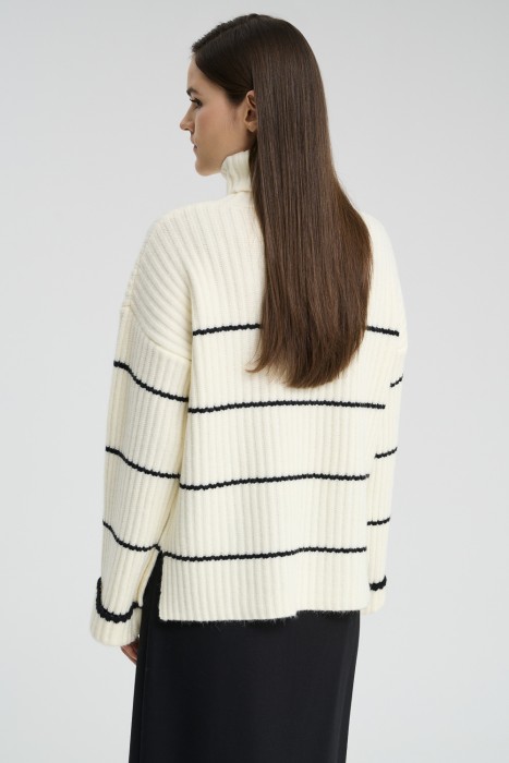 джемпер в полоску по цене 1780 руб вид справа