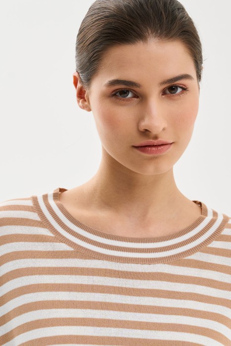 джемпер в полоску от бренда снежная королева вид слева