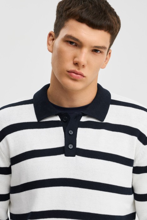 джемпер в полоску из россии вид сбоку