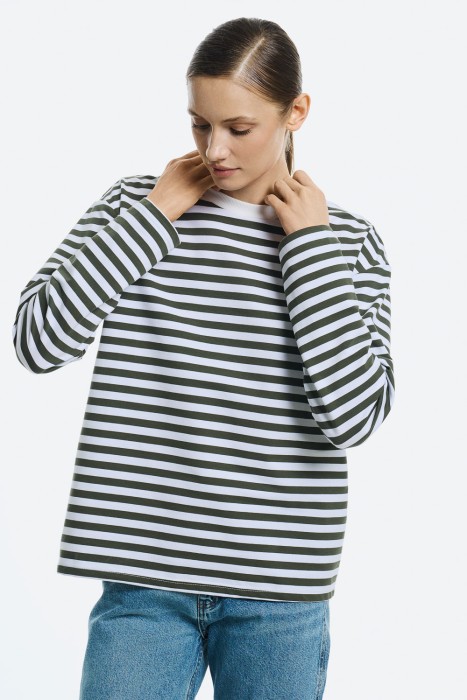 джемпер в полоску от бренда снежная королева вид слева