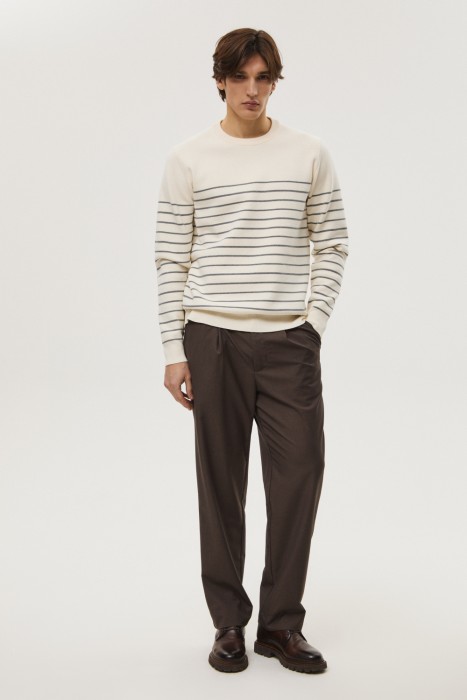 джемпер в полоску из россии вид сбоку