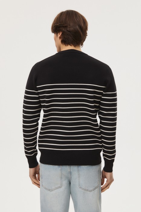 джемпер в полоску по цене 1890 руб вид справа