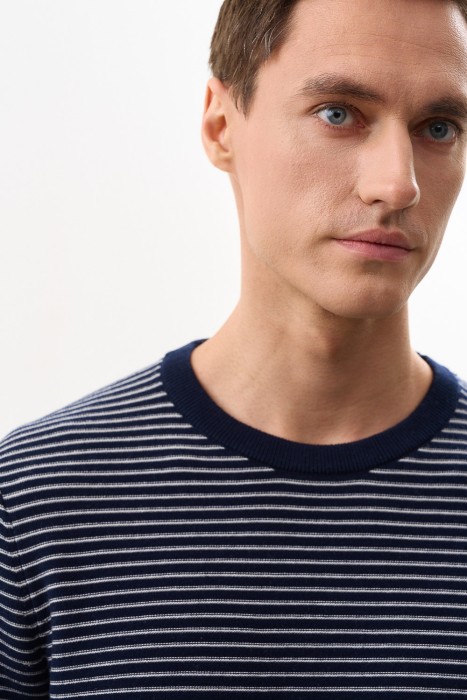 джемпер в полоску по цене 1520 руб вид справа