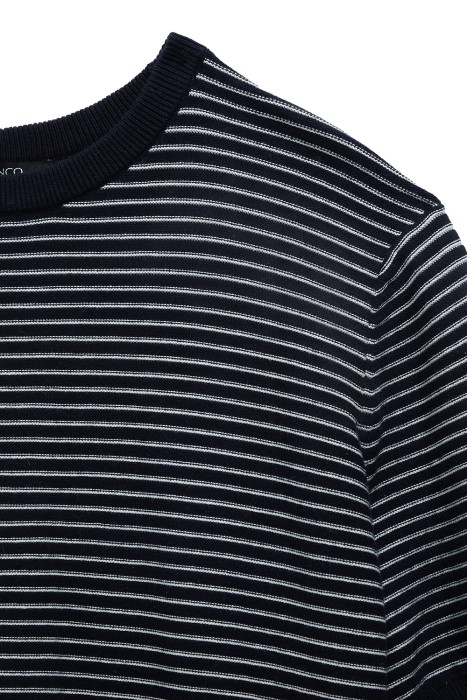 джемпер в полоску из россии вид сбоку