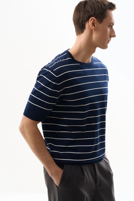 джемпер в полоску от бренда снежная королева вид слева