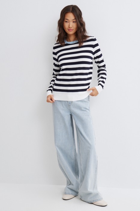 джемпер в полоску от бренда снежная королева вид слева