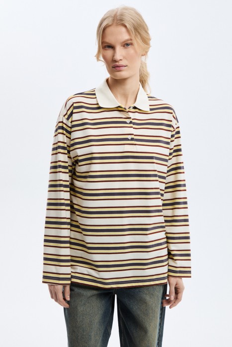 джемпер в полоску из россии вид сбоку