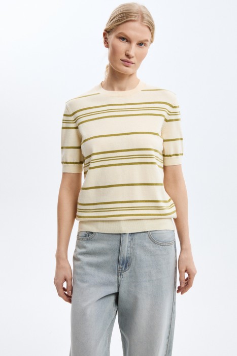 джемпер в полоску от бренда снежная королева вид слева