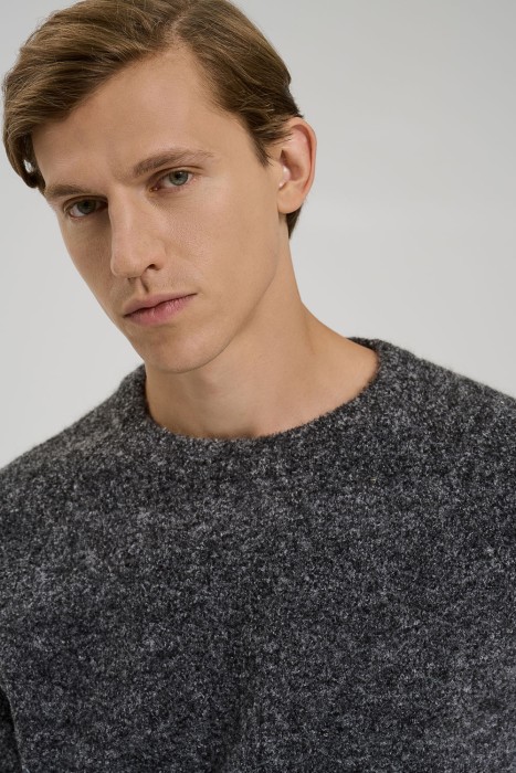 джемпер из россии вид сбоку