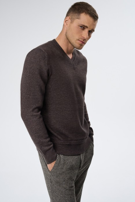 джемпер от бренда снежная королева вид слева