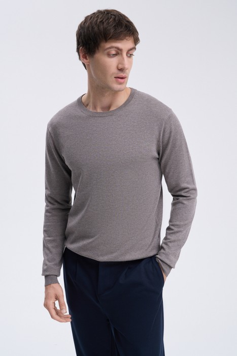 джемпер от бренда снежная королева вид слева