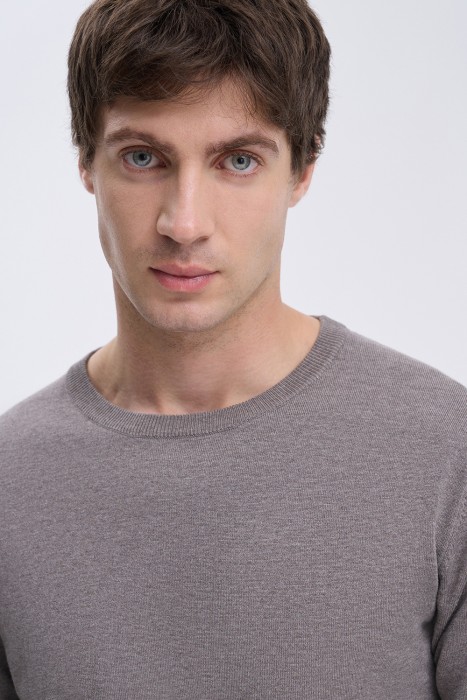 джемпер из россии вид сбоку