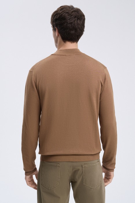 джемпер из россии вид сбоку