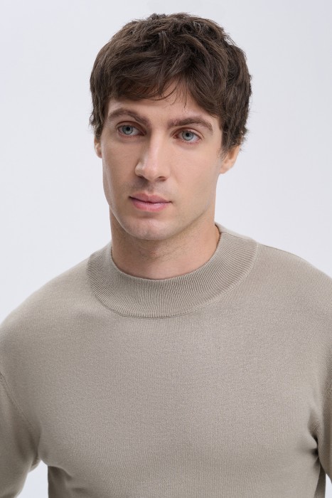 джемпер по цене 960 руб вид справа