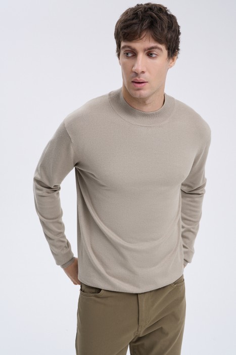 джемпер из россии вид сбоку