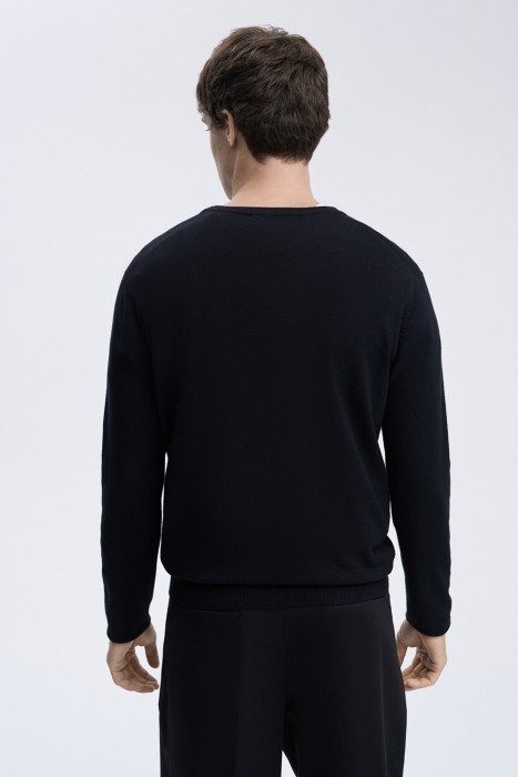 джемпер из россии вид сбоку