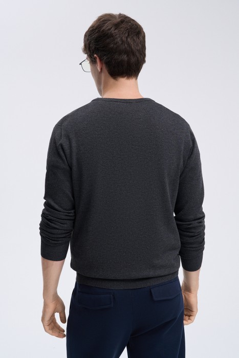 джемпер по цене 960 руб вид справа