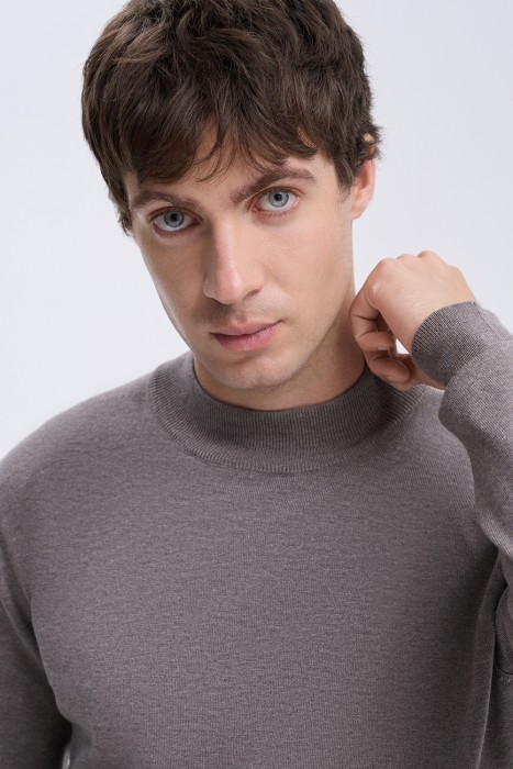 джемпер по цене 960 руб вид справа