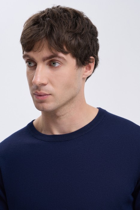 джемпер из россии вид сбоку