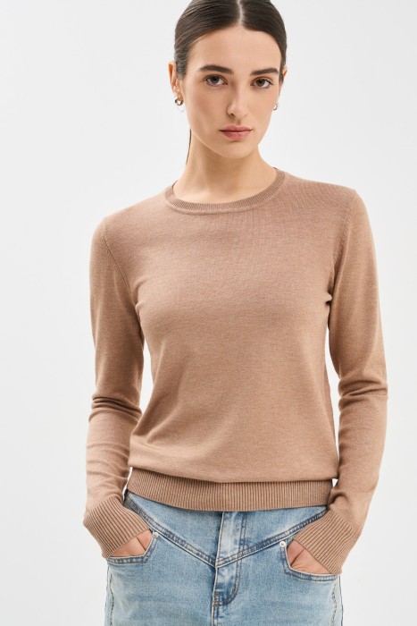 джемпер от бренда снежная королева вид слева