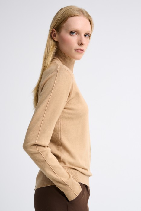 джемпер от бренда снежная королева вид слева