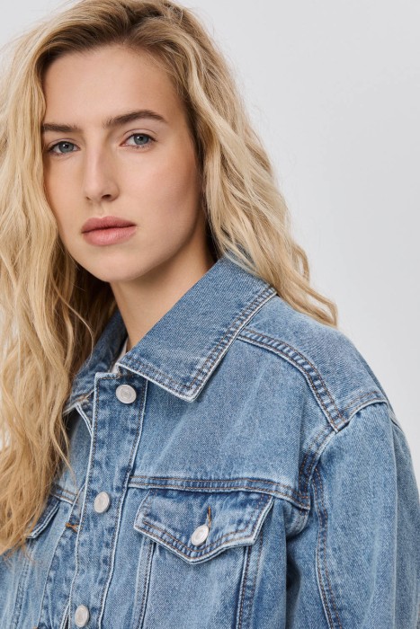 джинсовая куртка из россии вид сбоку