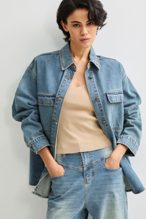 джинсовая рубашка от бренда снежная королева вид слева