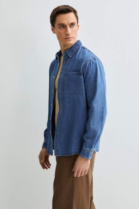 джинсовая рубашка по цене 2660 руб вид справа