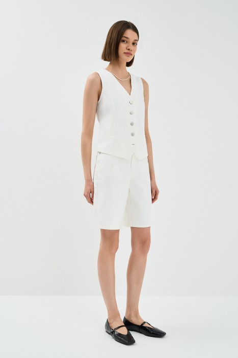 джинсовые шорты от бренда снежная королева вид слева