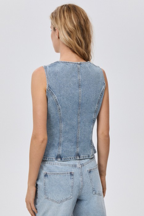 джинсовый жилет из россии вид сбоку
