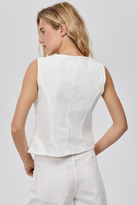 джинсовый жилет по цене 3010 руб вид справа