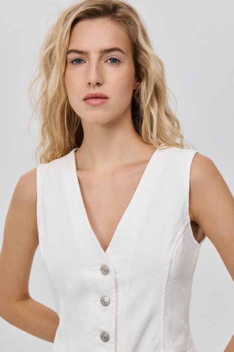 джинсовый жилет из россии вид сбоку