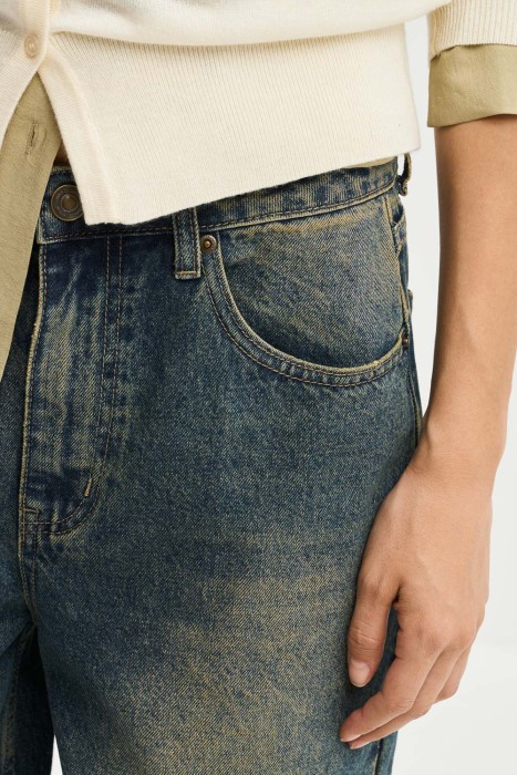 джинсы баллоны от бренда снежная королева вид слева