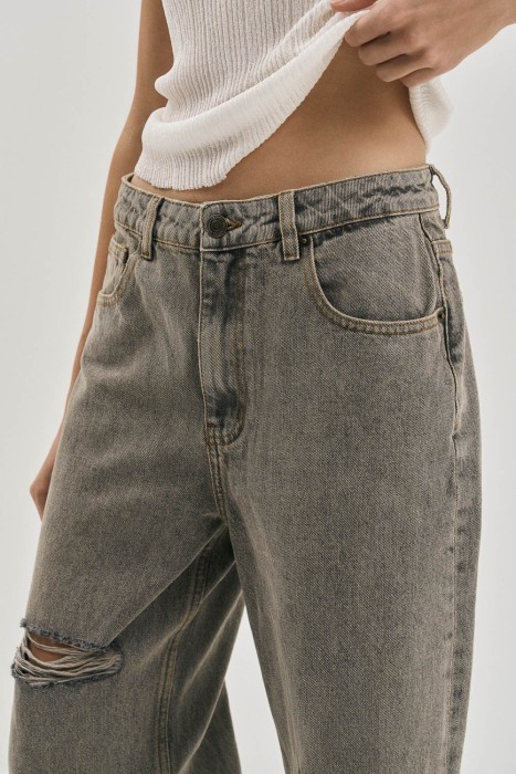 джинсы бойфренд по цене 1580 руб вид справа