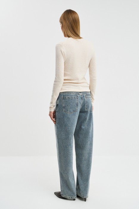 джинсы бойфренд по цене 1740 руб вид справа