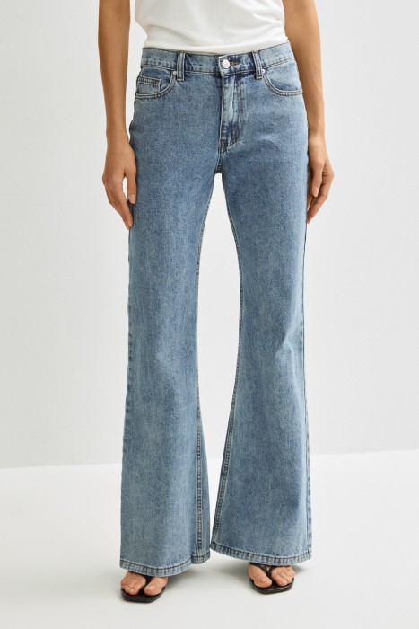 джинсы клеш от бренда снежная королева вид слева